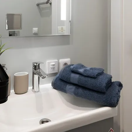 아파트 Historical House